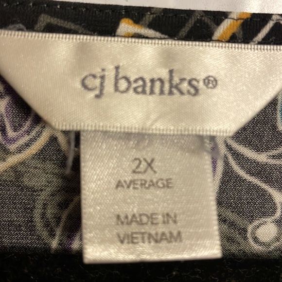 CJ Banks size 2x black print knit tunic top. - Picture 2 of 7